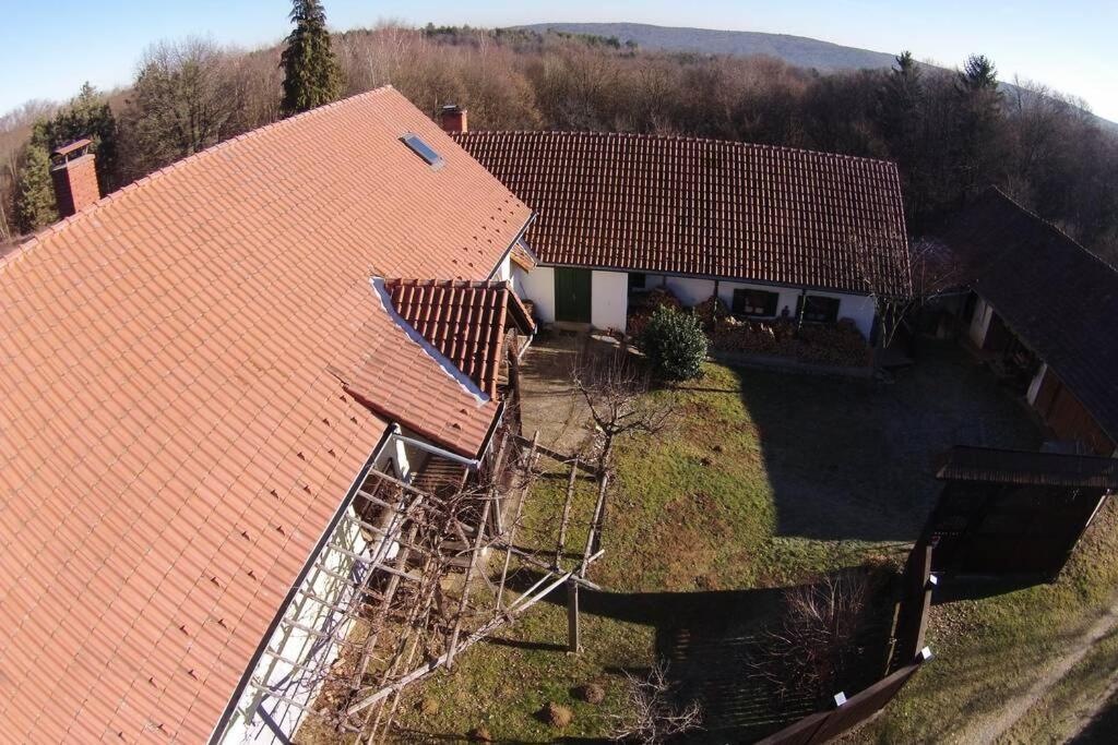 Stilvolles Landhaus Im Dreilaendereck Felsoszolnok Exterior photo